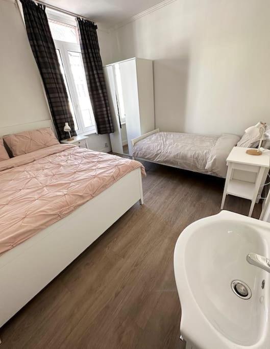 Large Quiet Whole House Near Historic Gent Centre Villa Buitenkant foto